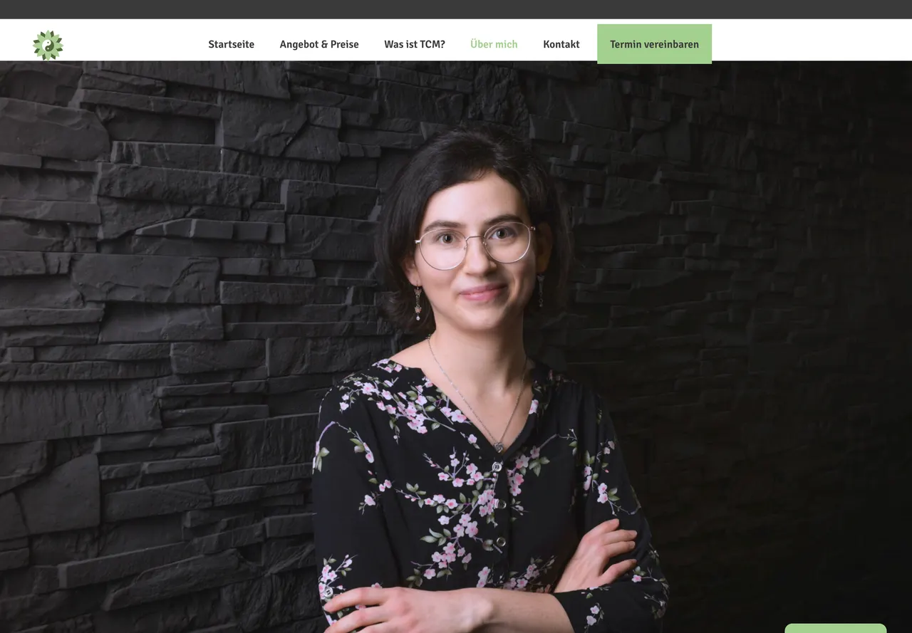 Über mich-Seite mit Portrait von Raffaela Kessler